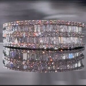 Elegant White Gold Diamond Ring